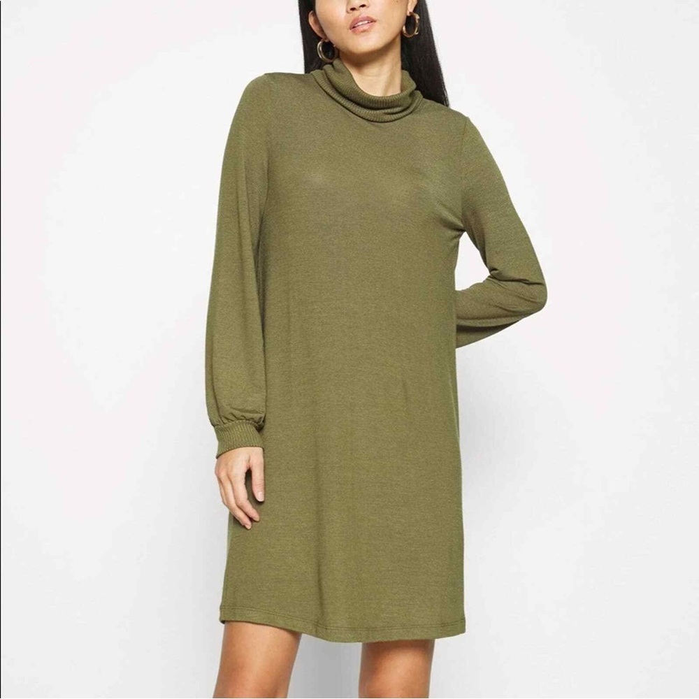 Gap Army Green Turtleneck dress. Size S. NWT.